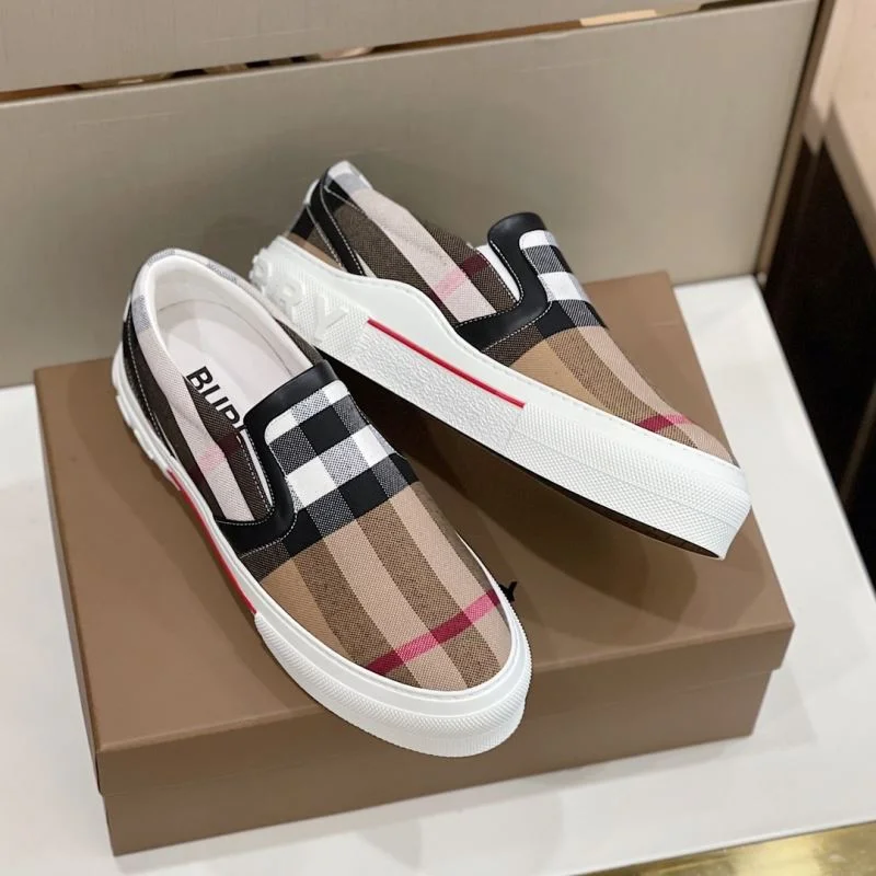 Burberry Low Shoes Elegant 17064