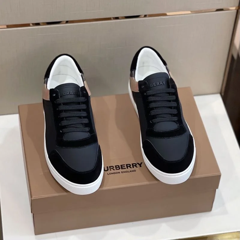 Burberry Low Shoes Sophisticated 17054
