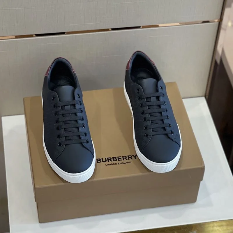 Burberry Low Shoes Comfortable 17060