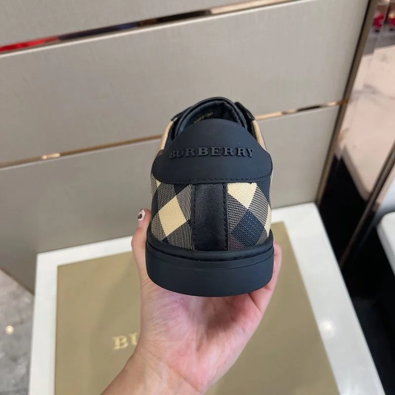 Soft Burberry Low Shoes 17062