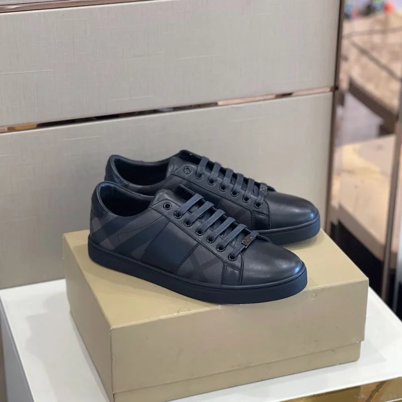 Burberry Low Shoes Practical 17051
