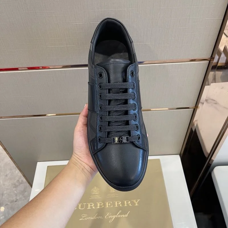 Burberry Low Shoes Practical 17051