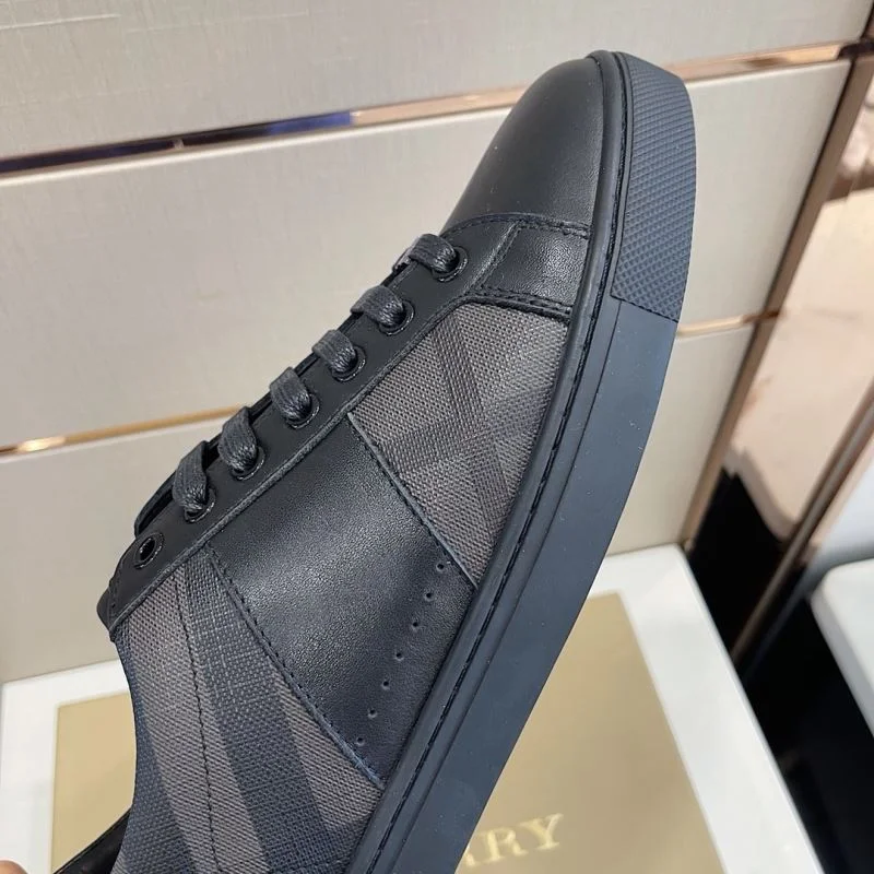 Burberry Low Shoes Practical 17051