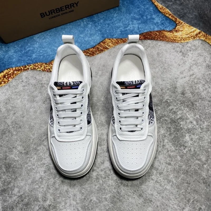 Burberry Low Shoes FashionForward 17066