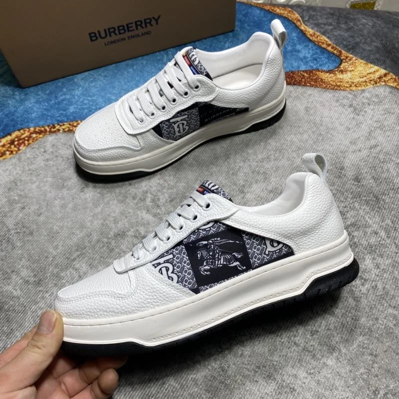 Burberry Low Shoes FashionForward 17066