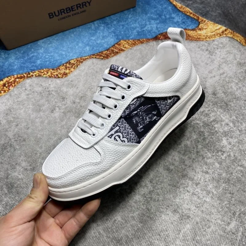 Burberry Low Shoes FashionForward 17066