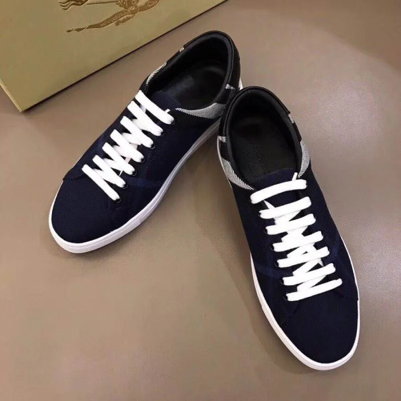 Trendsetting Burberry Low Shoes 17047
