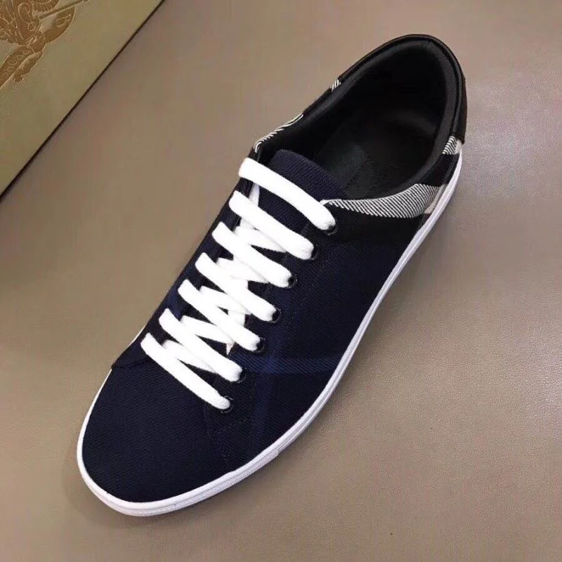 Trendsetting Burberry Low Shoes 17047