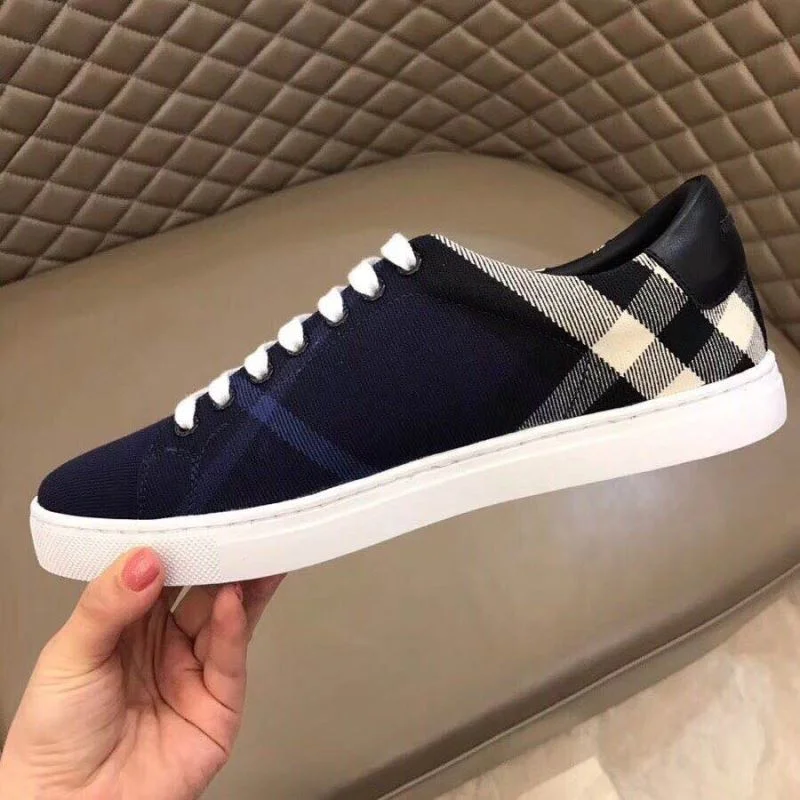 Trendsetting Burberry Low Shoes 17047