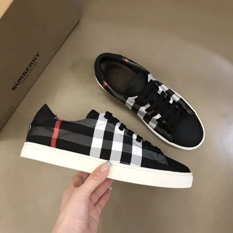 Burberry Low Shoes Casual 17042