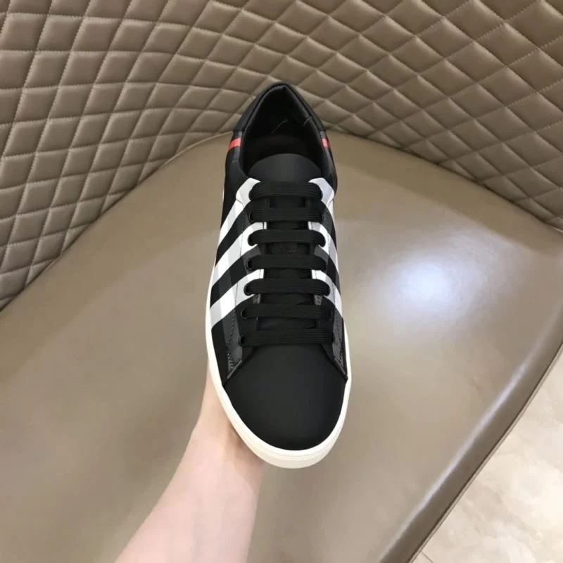 Burberry Low Shoes Casual 17042