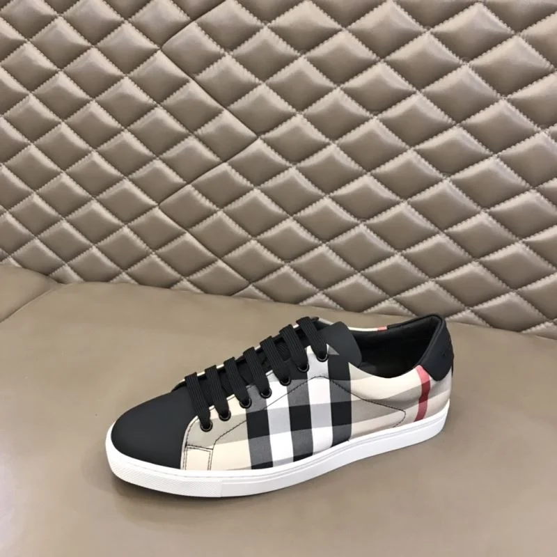 Effortless Burberry Low Shoes 17041