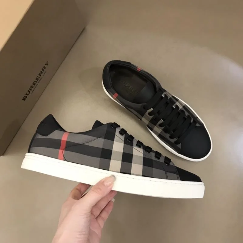 Burberry Low Shoes Timeless 17045
