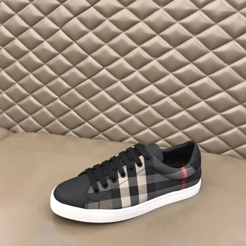Burberry Low Shoes Timeless 17045