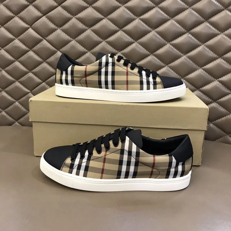 Flexible Burberry Low Shoes 17050