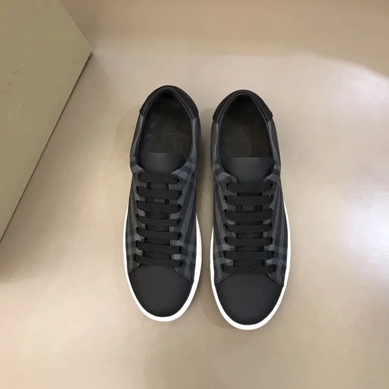Flexible Burberry Low Shoes 17155