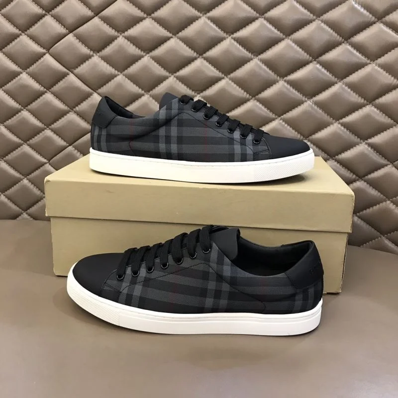 Flexible Burberry Low Shoes 17155
