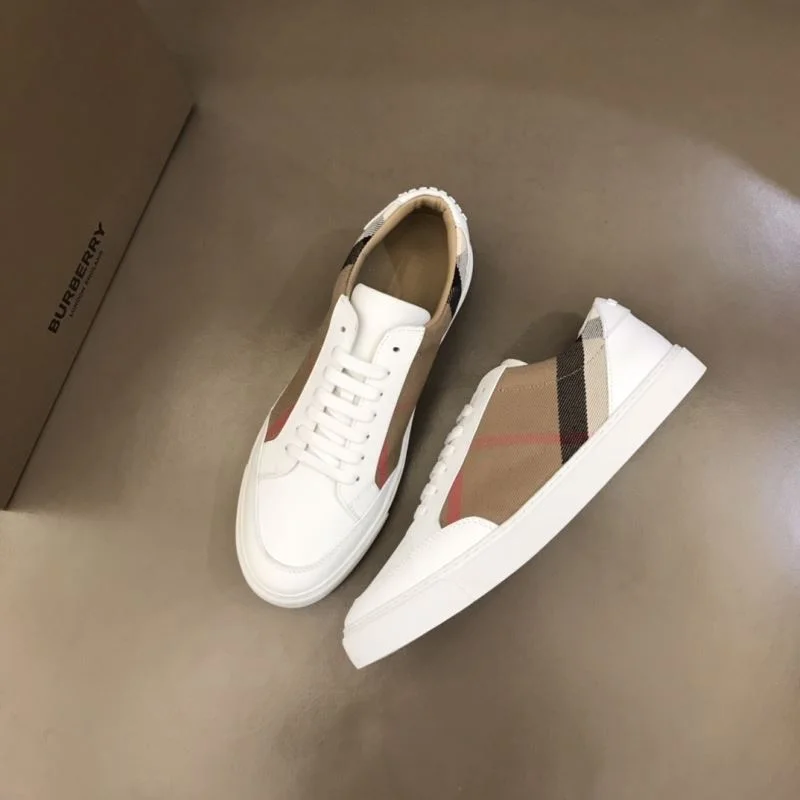 Burberry Low Shoes Functional 17021