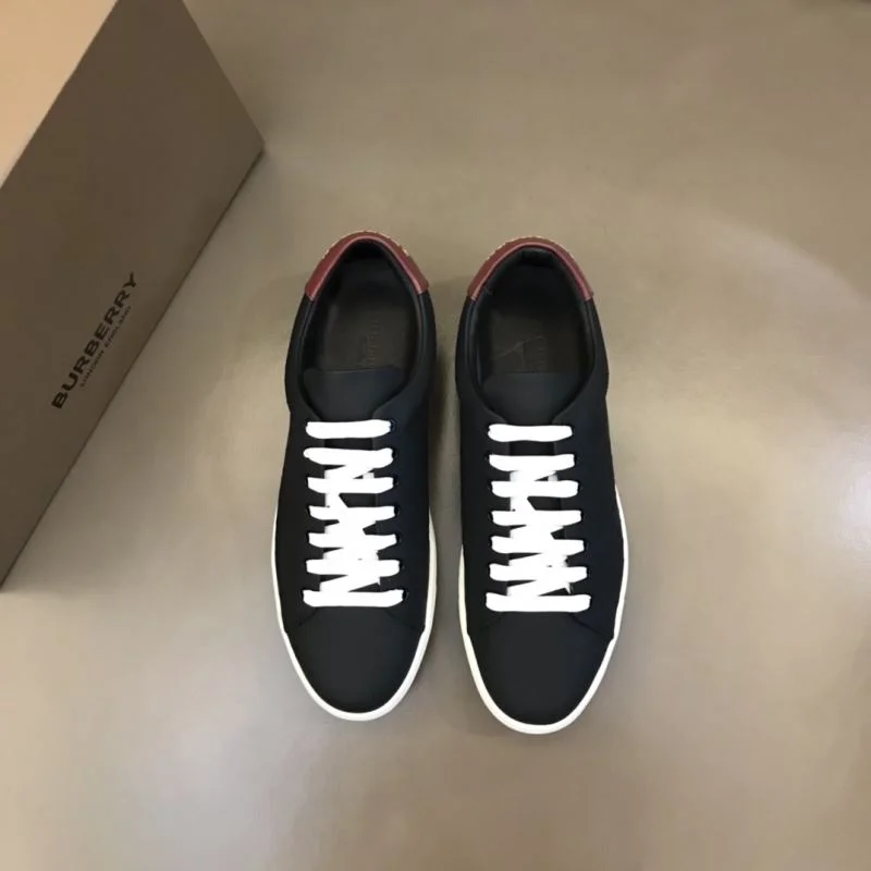 Burberry Low Shoes Neat 17020