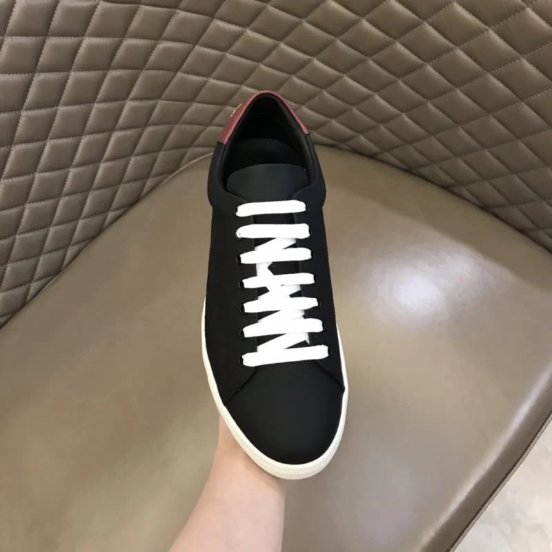 Burberry Low Shoes Neat 17020
