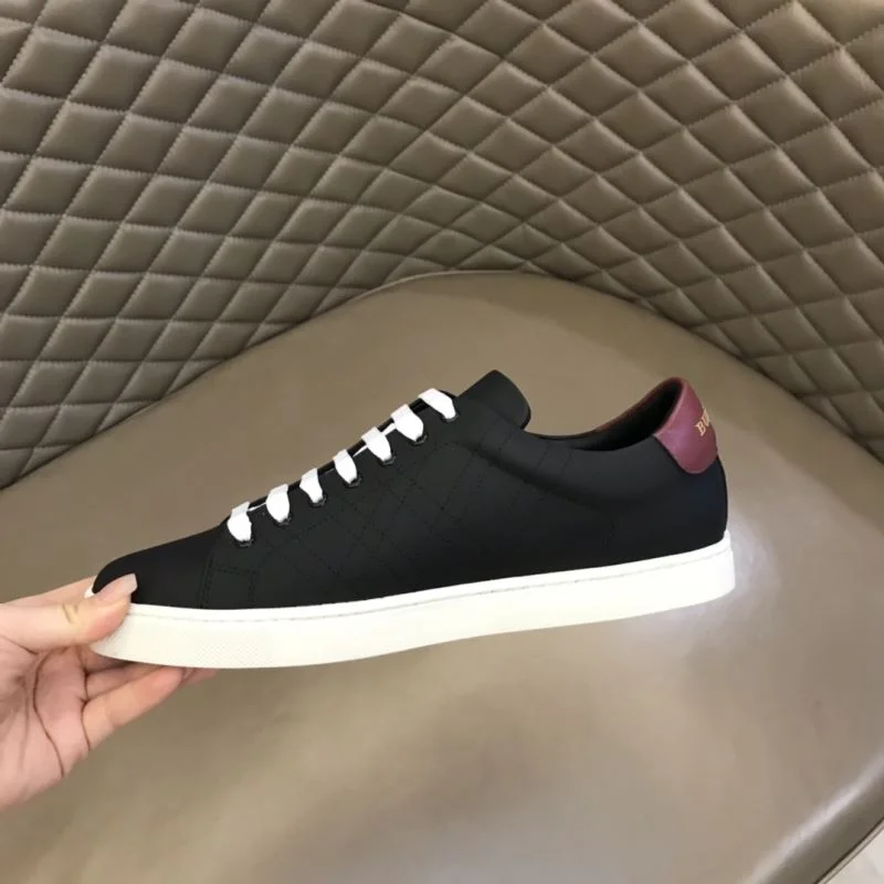 Burberry Low Shoes Neat 17020