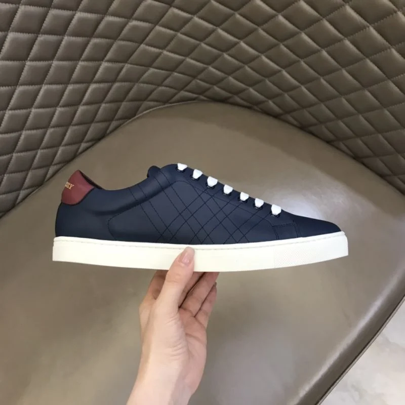 Burberry Low Shoes SoftTouch 17019