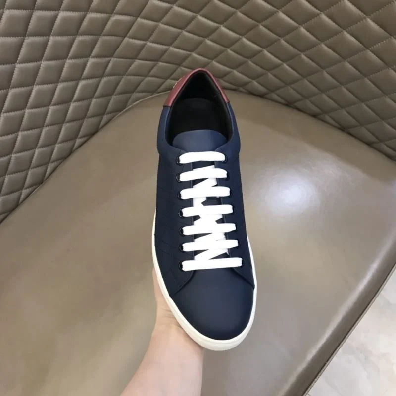 Burberry Low Shoes SoftTouch 17019