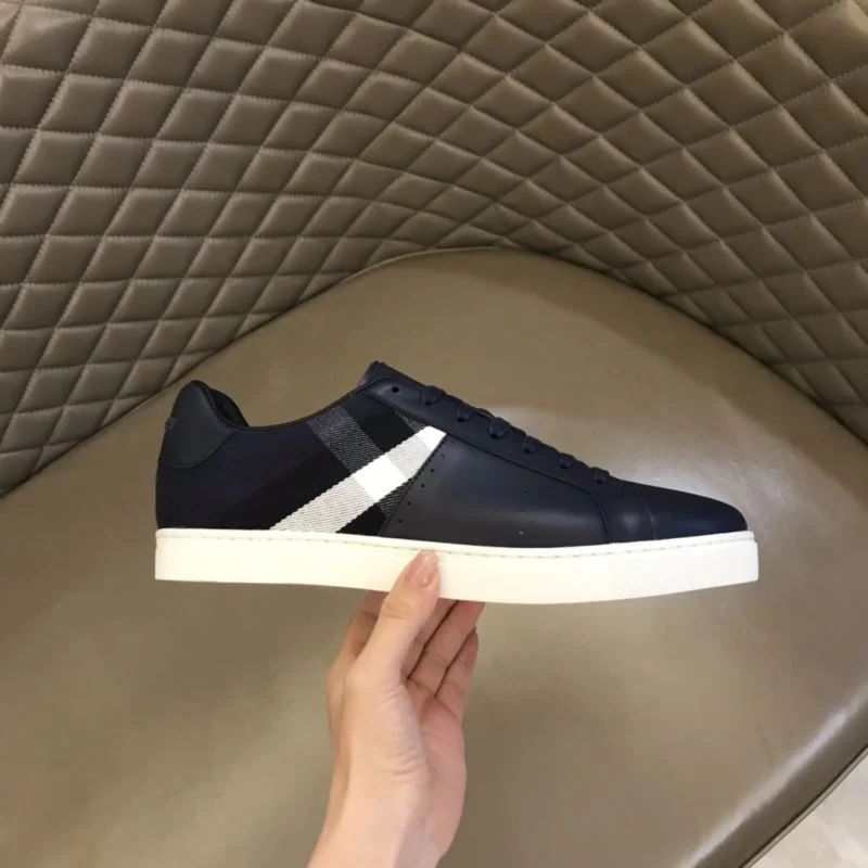 Burberry Low Shoes ModernLook 17014