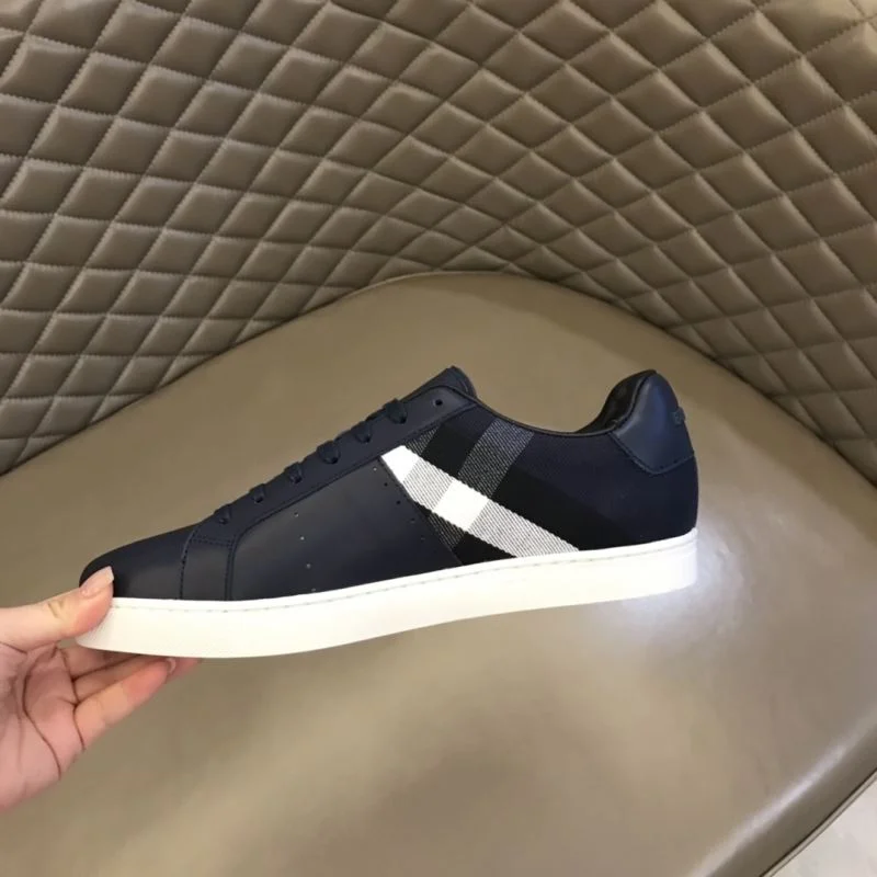 Burberry Low Shoes ModernLook 17014