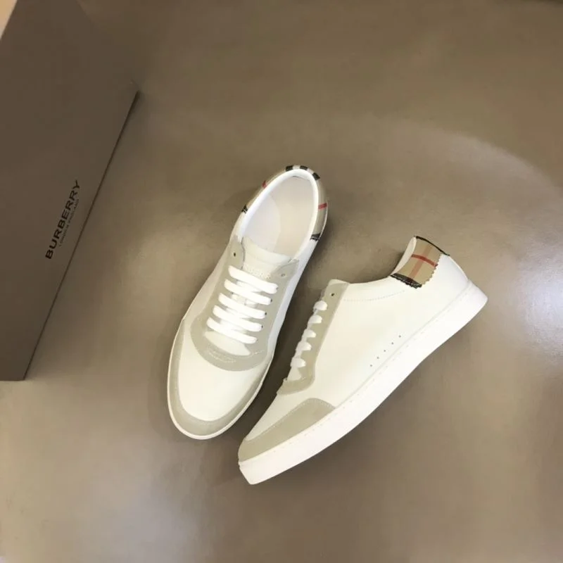 Unisex Burberry Low Shoes 17009