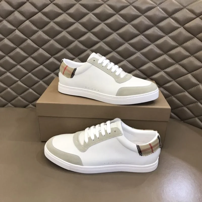 Unisex Burberry Low Shoes 17009