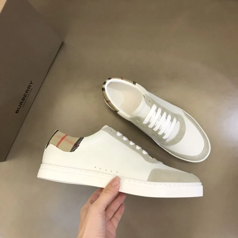 Unisex Burberry Low Shoes 17009