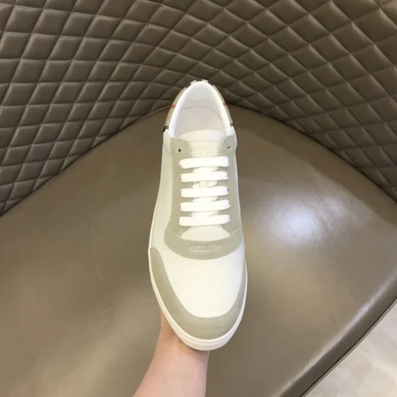Unisex Burberry Low Shoes 17009