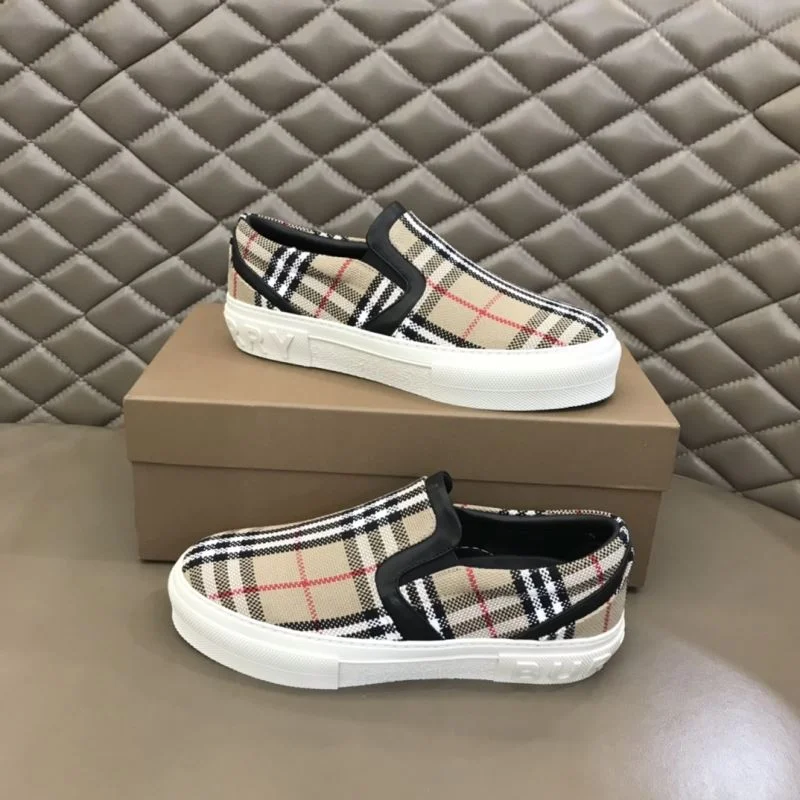 Burberry Low Shoes SoftTouch 17017