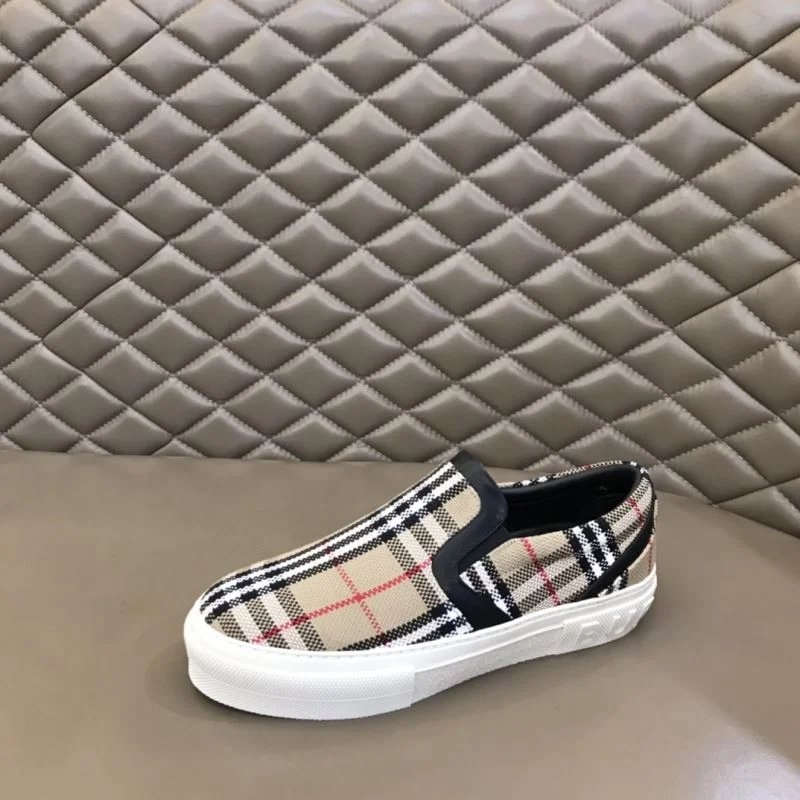 Burberry Low Shoes SoftTouch 17017
