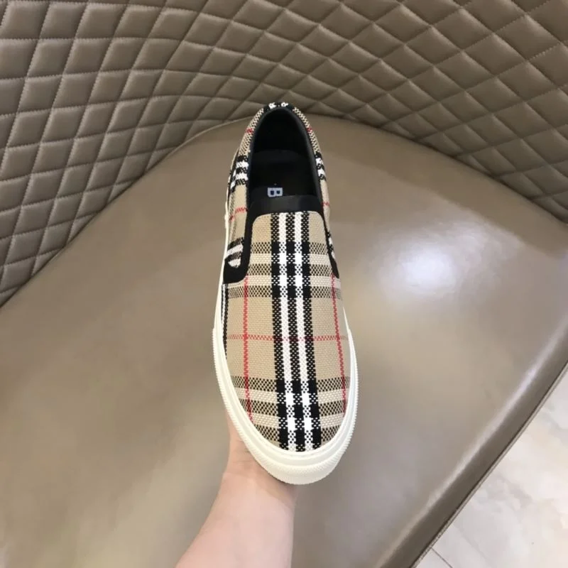 Burberry Low Shoes SoftTouch 17017