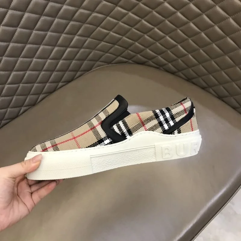 Burberry Low Shoes SoftTouch 17017