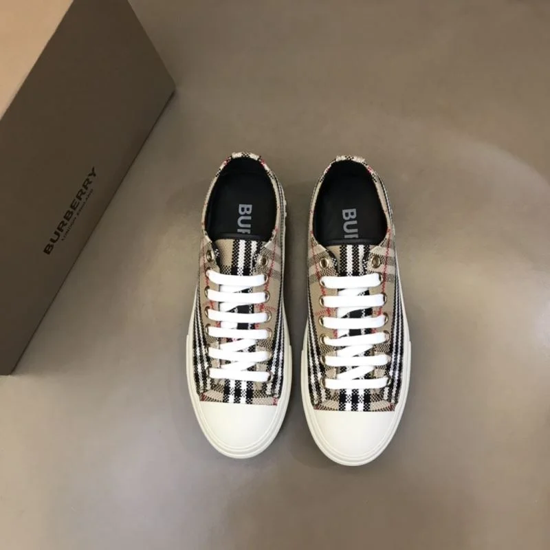 ModernLook Burberry Low Shoes 17010