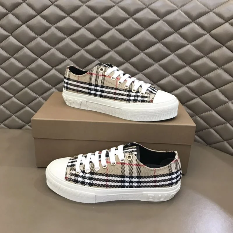 ModernLook Burberry Low Shoes 17010