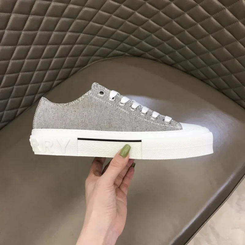 Soft Burberry Low Shoes 17018