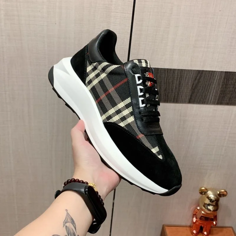 Burberry Low Shoes Fashionable 17055