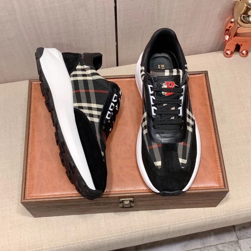 Burberry Low Shoes Fashionable 17055