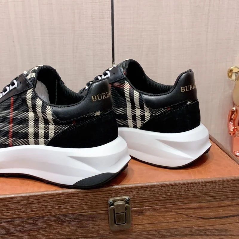 Burberry Low Shoes Fashionable 17055