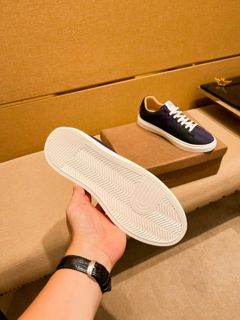 Snug Burberry Low Shoes 17224