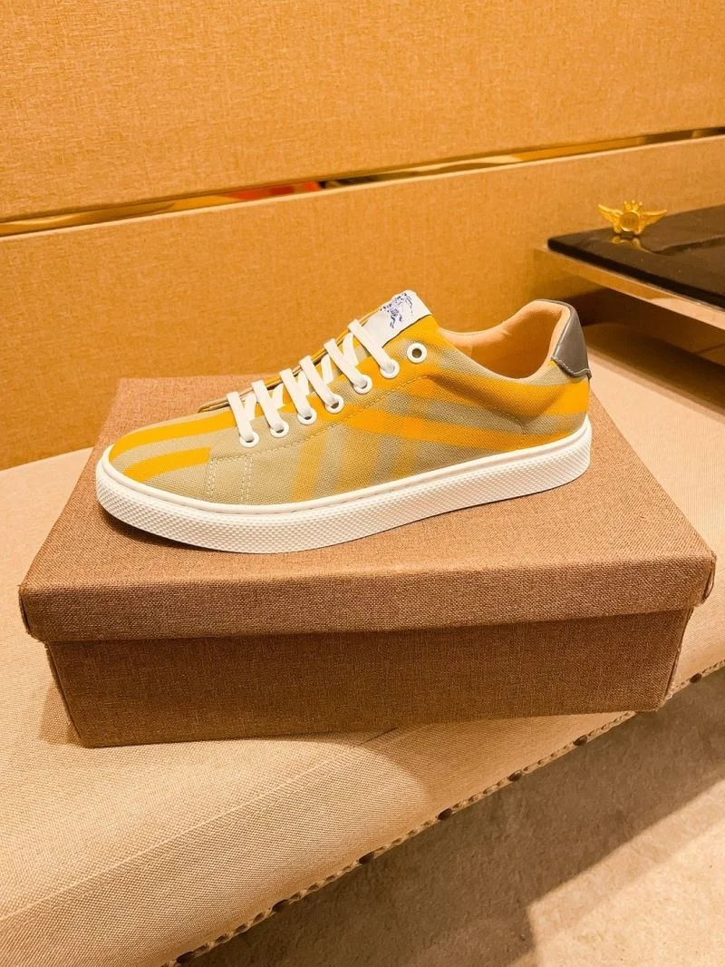 Burberry Low Shoes Lightweight 17223