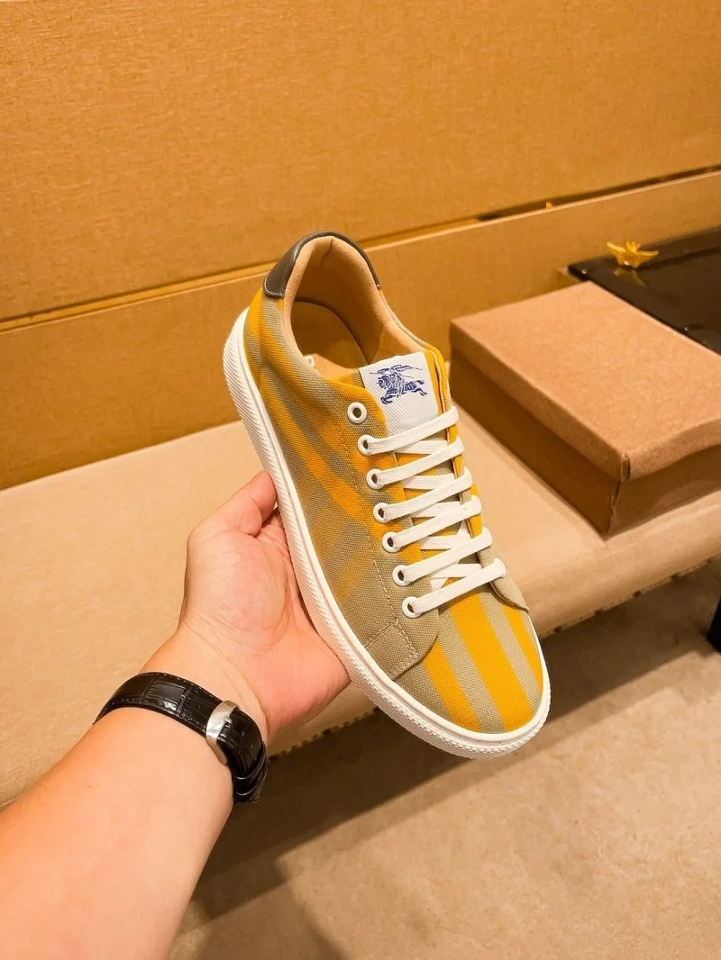 Burberry Low Shoes Lightweight 17223