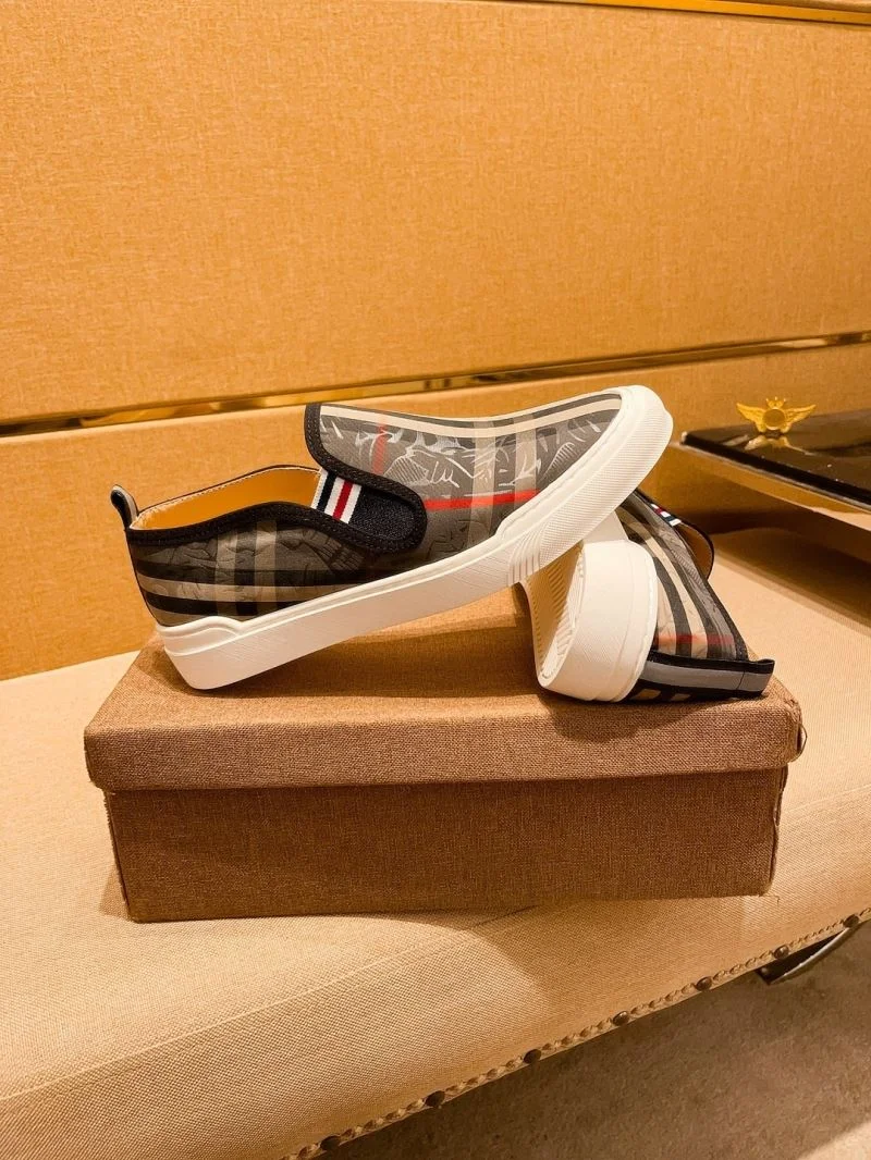 Burberry Low Shoes Minimalist 17226