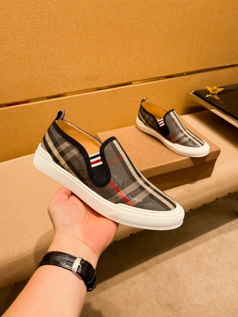 Burberry Low Shoes Minimalist 17226