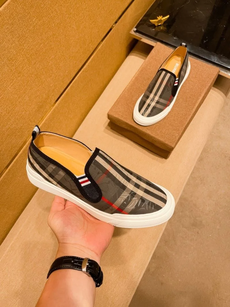 Burberry Low Shoes Minimalist 17226