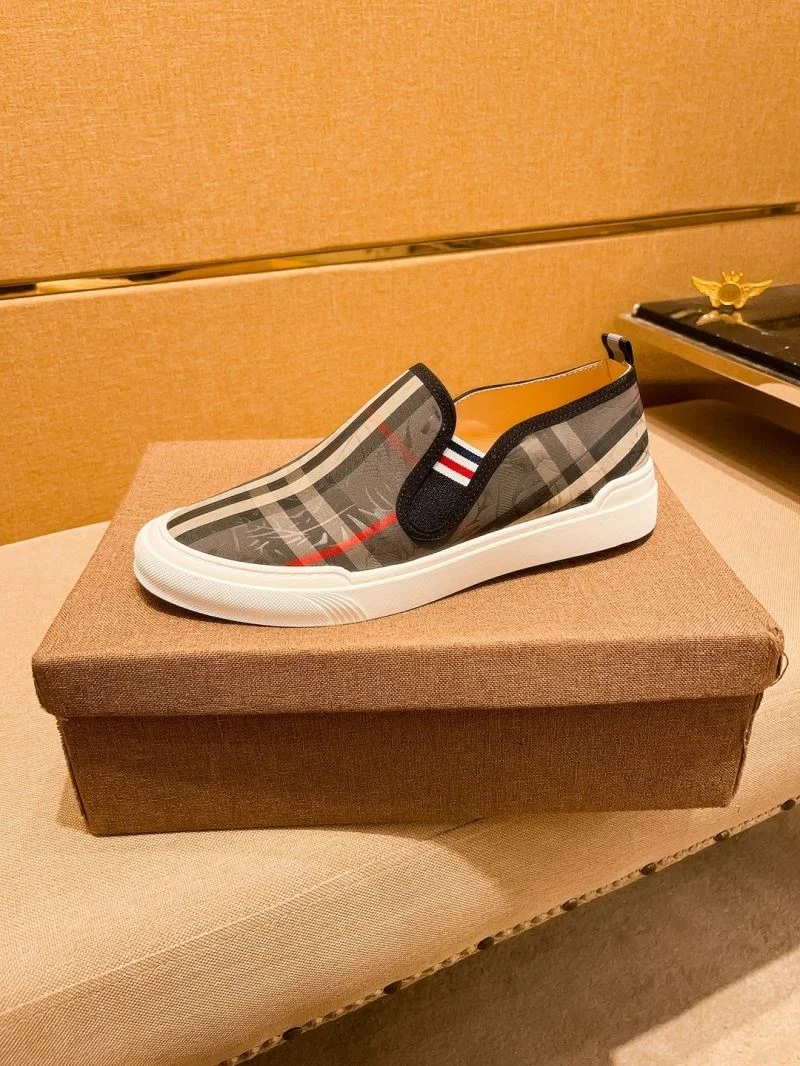 Burberry Low Shoes Minimalist 17226